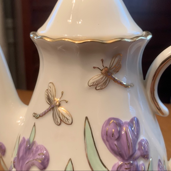 Lenox The Springtime Splendor Teapot - Picture 3 of 16